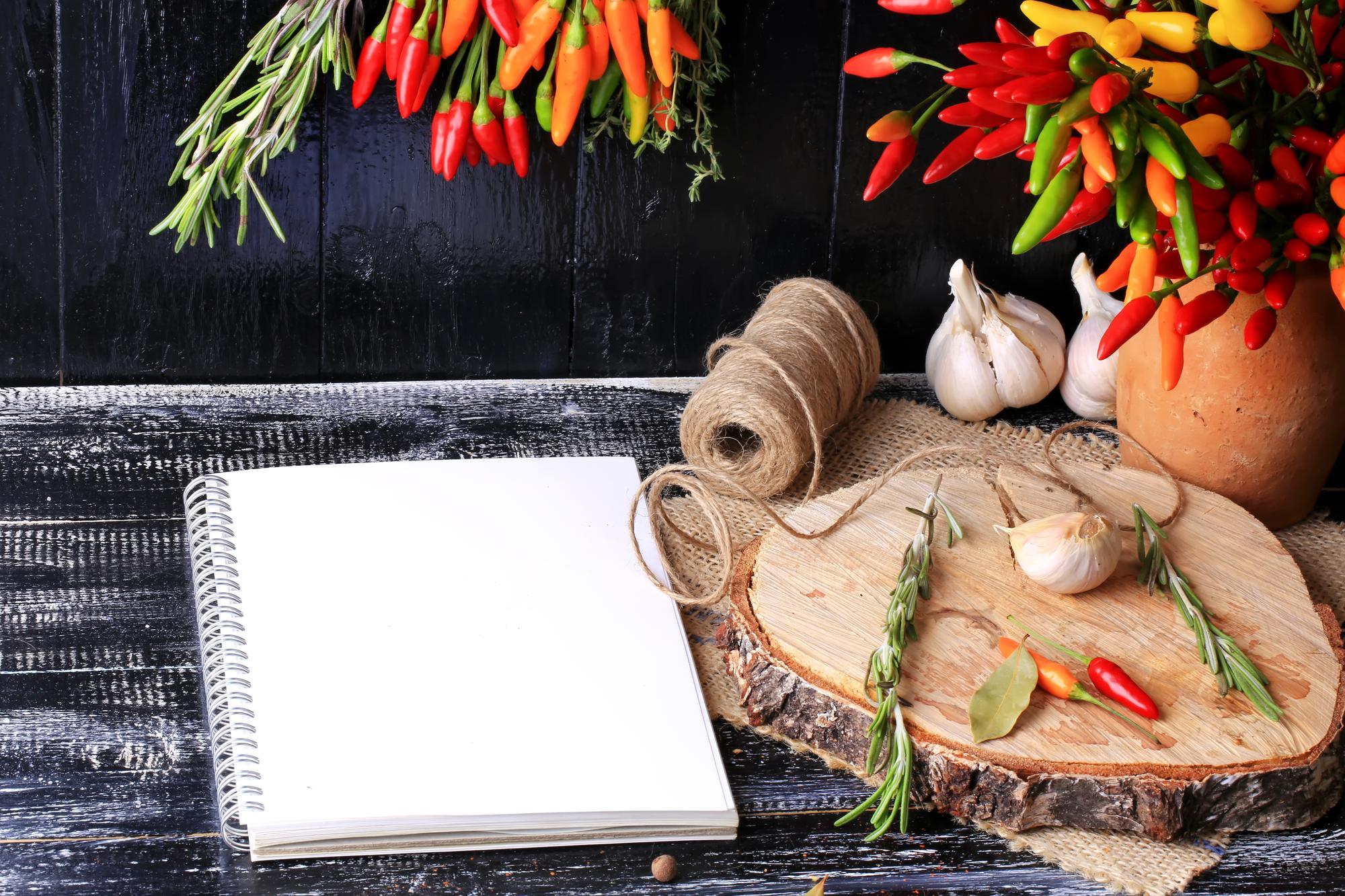 Darbo stalas su ingredientais ir receptu